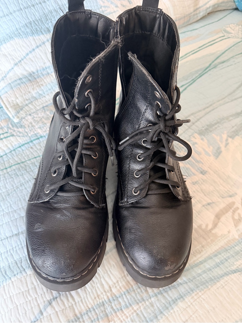UNIONBAY Black Lace-Up Combat Boots